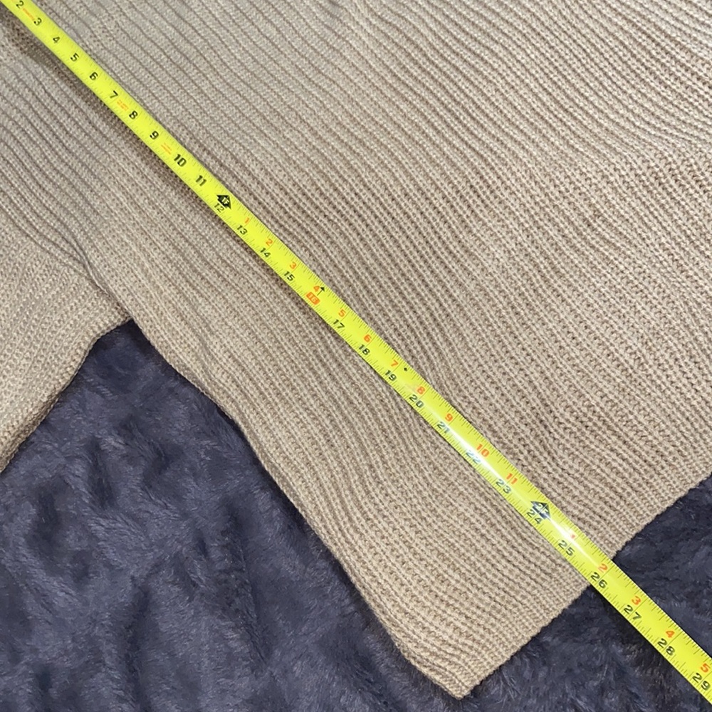 🪿Adorable tan knit sweater! - Picture 8 of 8